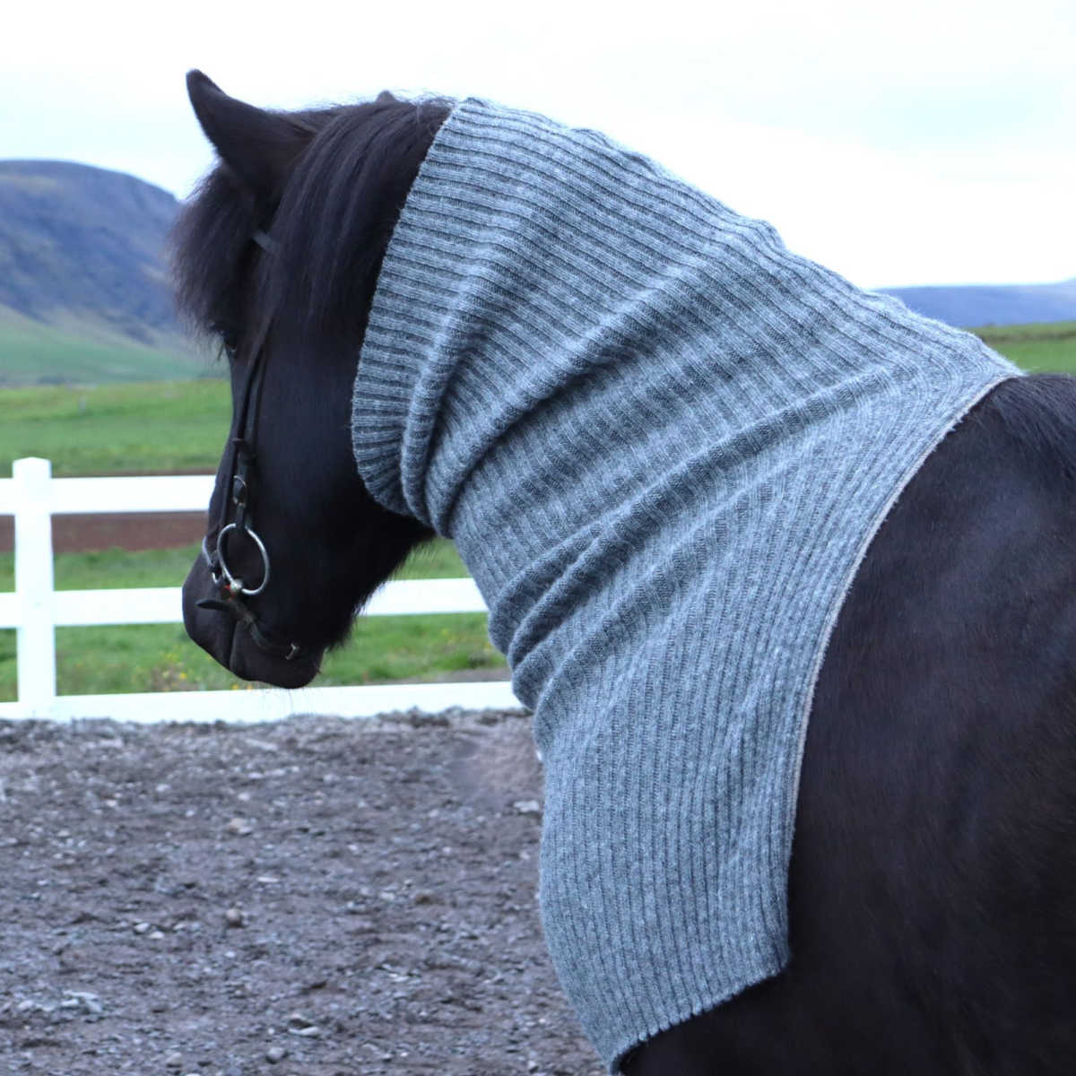 Svett-täckeshals Horsebaff från Kidka, i isländsk fårull
