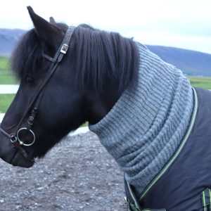 Svett-täckeshals Horsebaff från Kidka, i isländsk fårull