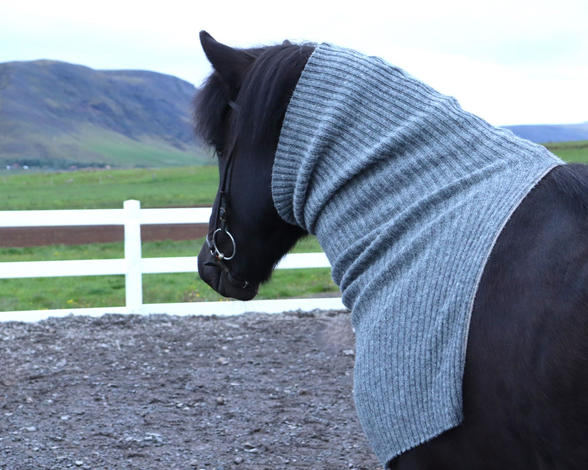 Svett-täckeshals, buff/halsdel, i isländsk fårull, grå