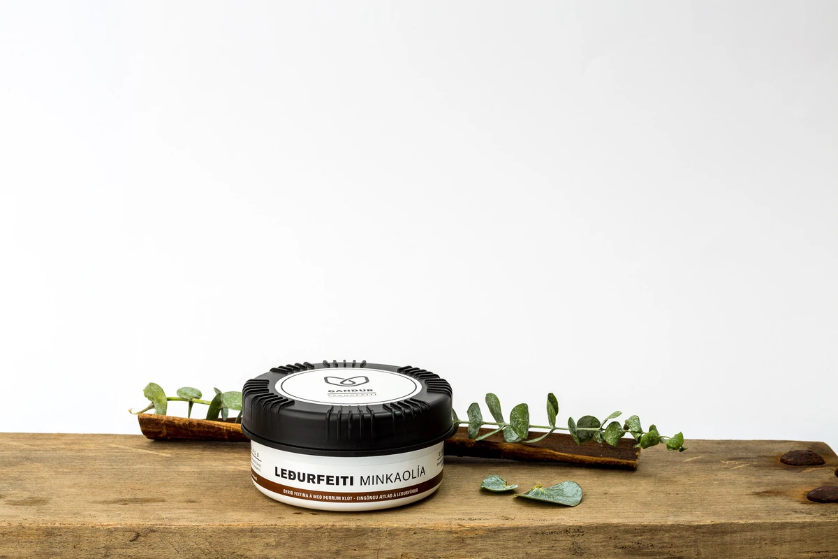 Isländskt läderfett gjort på minkolja och bivax - Tölta.se